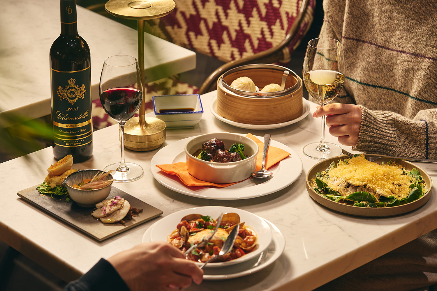 T-MARKET PUBLIC TABLE